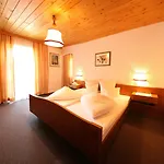 Tirol ゲストハウス 3*