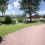 ゲストハウス Tirol ナウダース