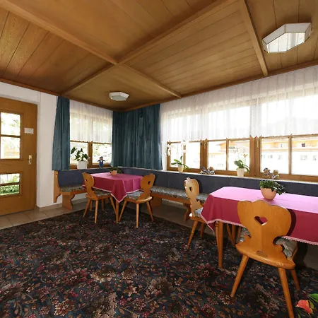 蒂罗尔旅馆 3* 瑙德斯