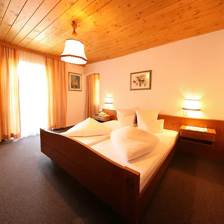 Tirol Vendégház 3*