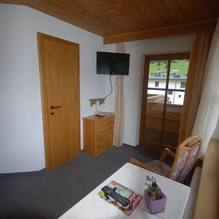 蒂罗尔旅馆 3* 瑙德斯