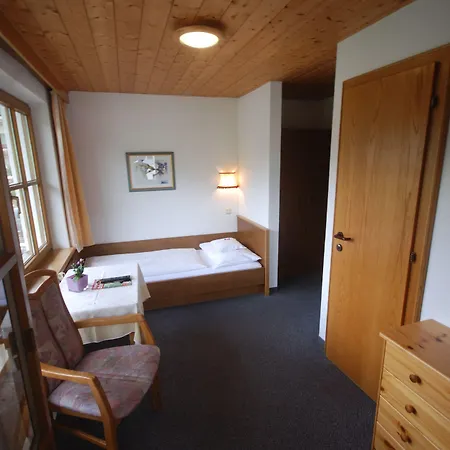 招待所 蒂罗尔旅馆 3*